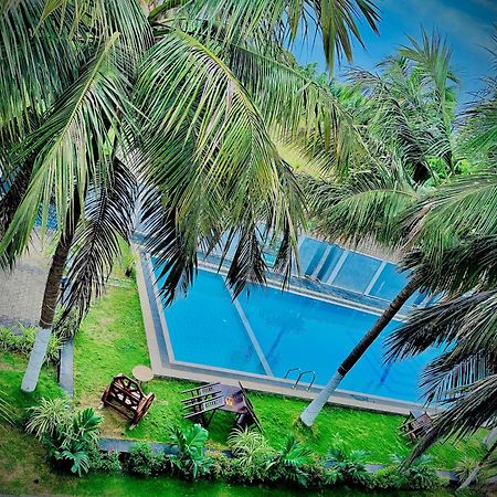 Nilaveli Hybrid Holiday Hotel Extérieur photo